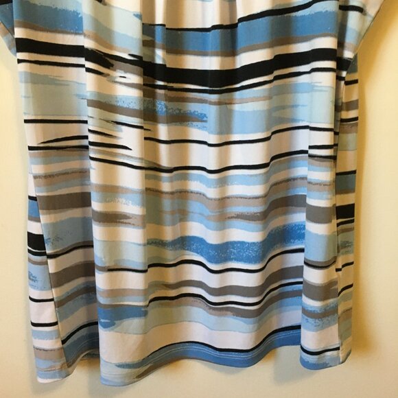 Blue and White Artistic Paint Brush Stroke Keyhole Pleated Collar Tank Top - Picture 5 of 14